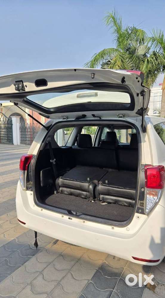 Toyota Innova Crysta 2.8 Gx At, 2017, Diesel