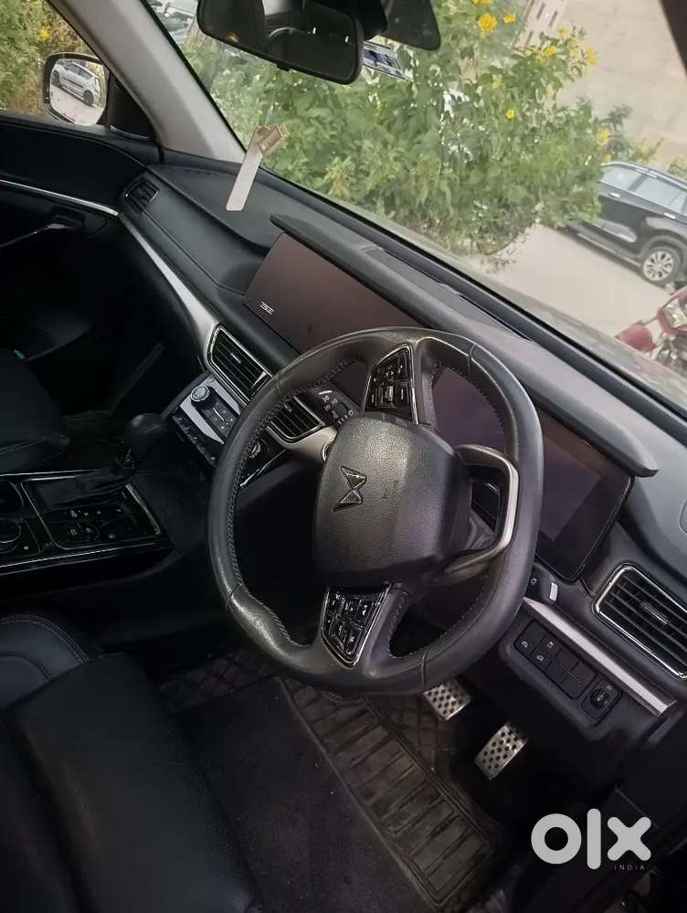 Mahindra Xuv700 Ax7l 2025