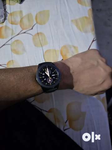 R810 store galaxy watch