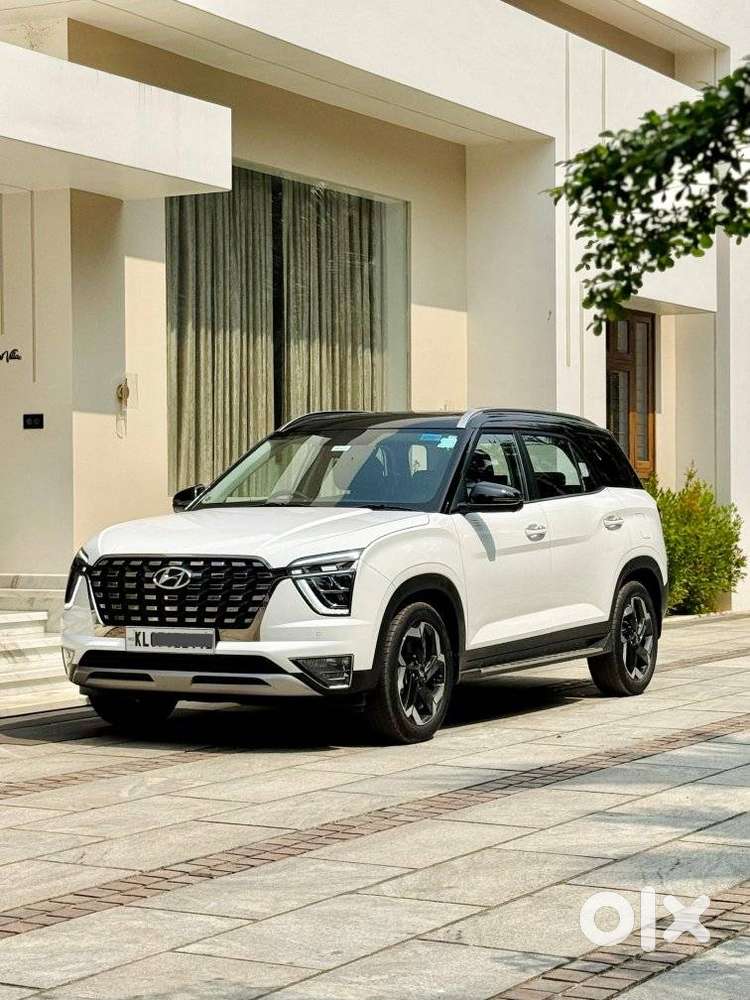 Hyundai Alcazar Signature Dual Tone, 2022, Petrol
