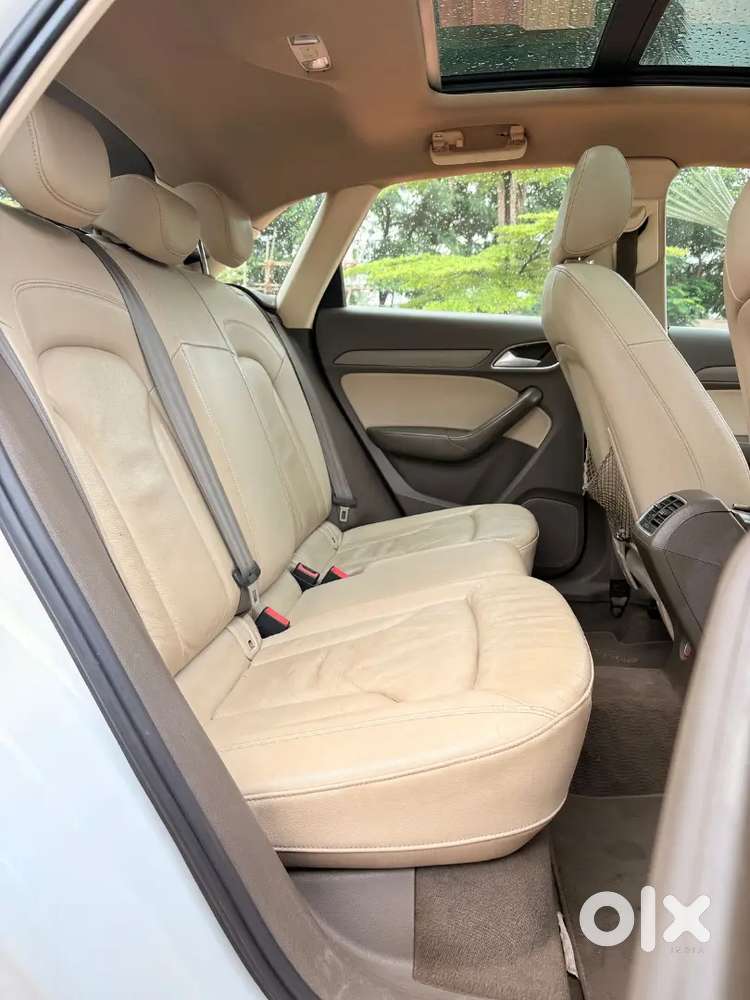 Premium & Catchy Luxury Audi Q3 Diesel Suv With  Panaromic Sunroof