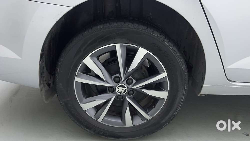 Skoda Slavia Style 1.0l Tsi Mt, 2022, Petrol