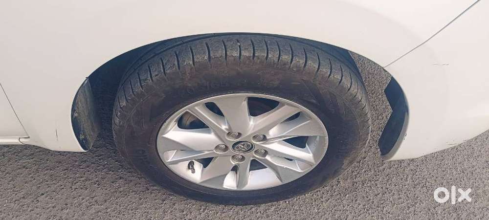 Toyota Innova Crysta 2.8 Zx At 7 Seater, 2017