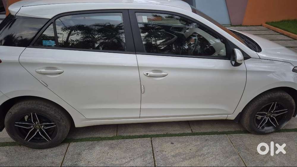 2017 Hyundai I20 Sportz Petrol  46k Km  Mint Condition