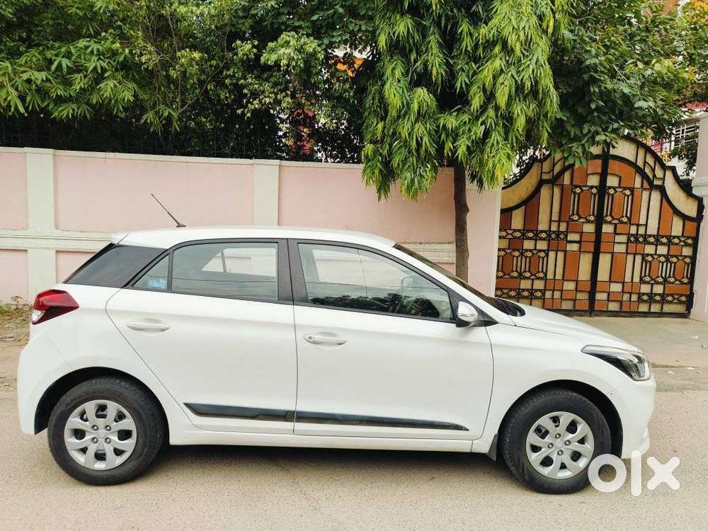 Hyundai Elite I20 Sportz (o) 1.2, 2015, Petrol