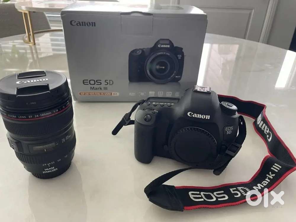 Canon EOS 5D Mark III DSLR Camera with 24-105mm f/4L USM Lens