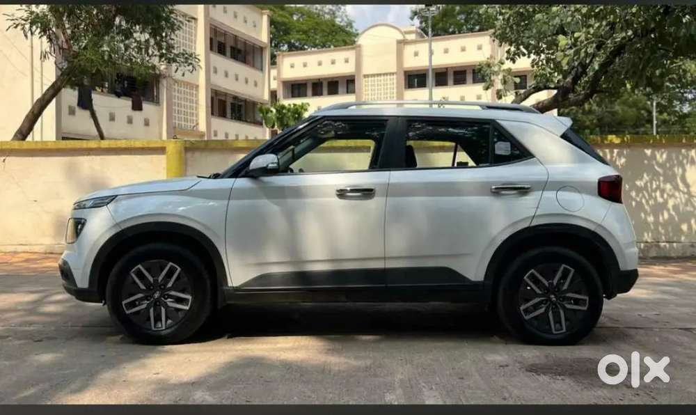 Hyundai Venue 2022 Diesel 29000 Km Driven