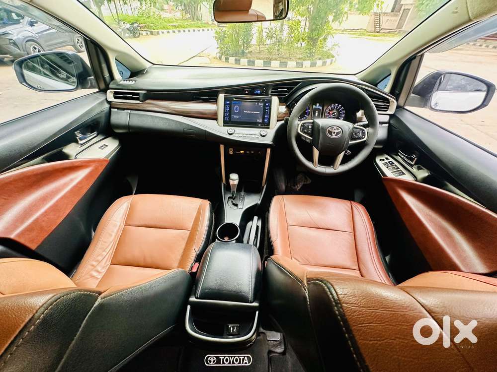 Toyota Innova Crysta 2.8 Zx At 7 Seater, 2017, Diesel