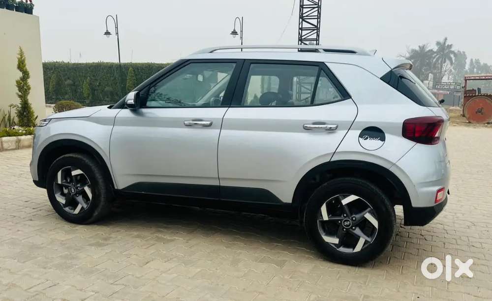 Hyundai Venue 2022 Diesel Well Maintained