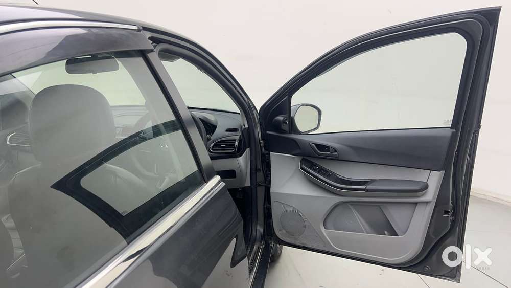 Tata Tiago 1.2 Revotron Xt Option, 2023, Petrol