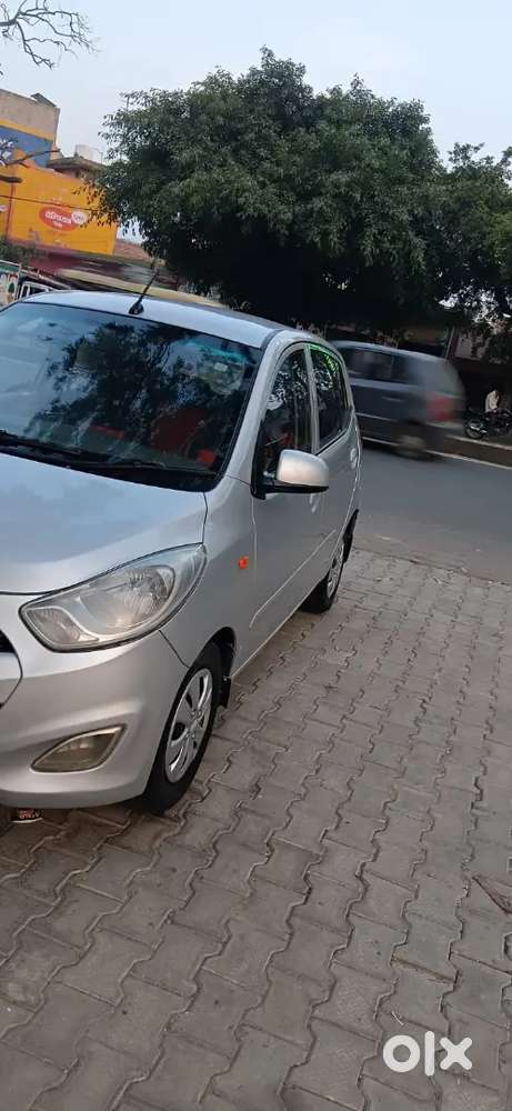 Hyundai I10 2012 Petrol 74000 Km Driven