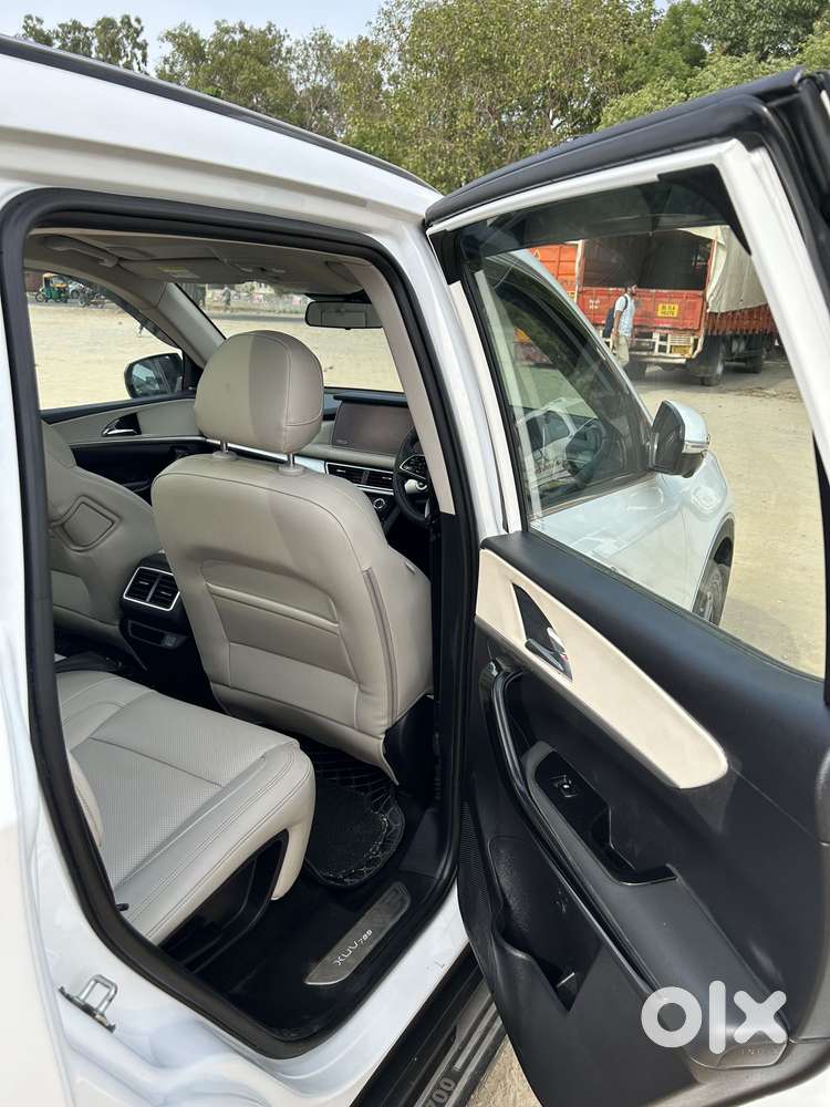 Mahindra Xuv700 2.0 Ax 7 Petrol At Luxury Pack Str, 2023, Petrol