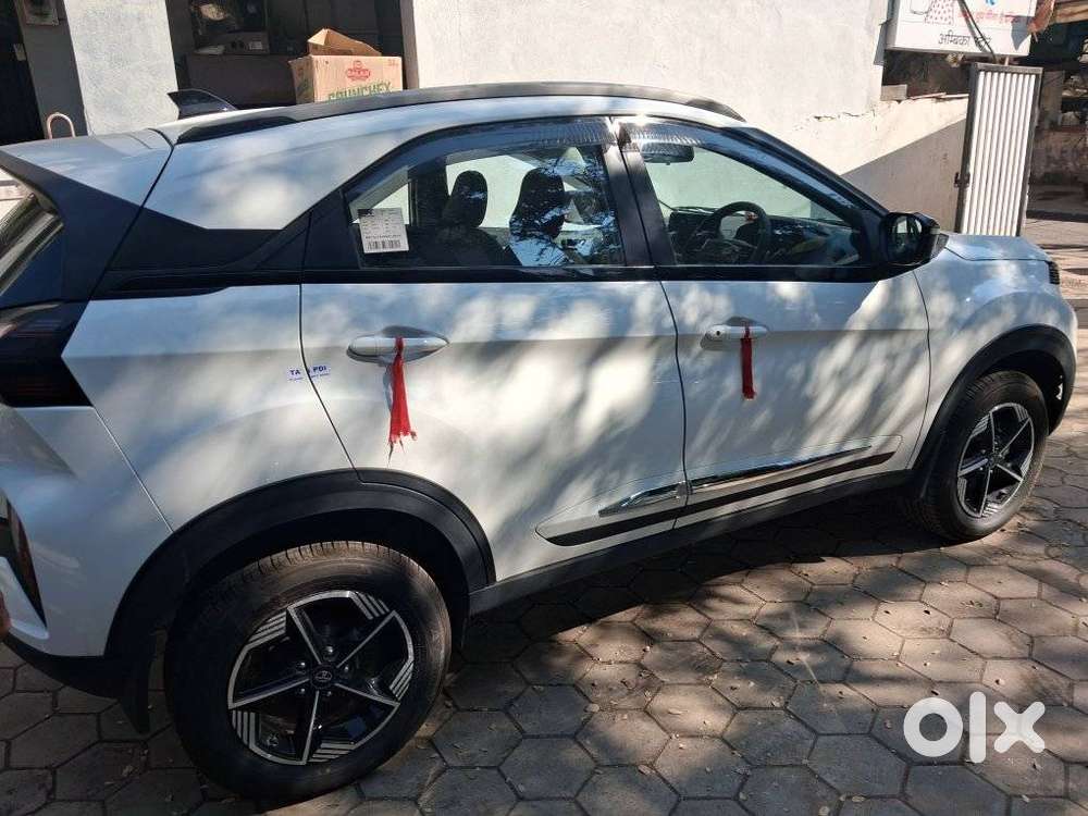Tata Nexon 1.2 Revotron Xza Plus (o) Amt, 2025, Petrol