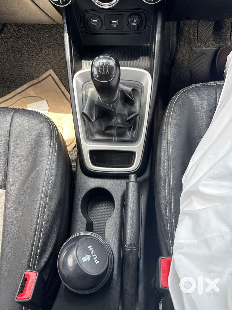 Hyundai Venue Mt 2021