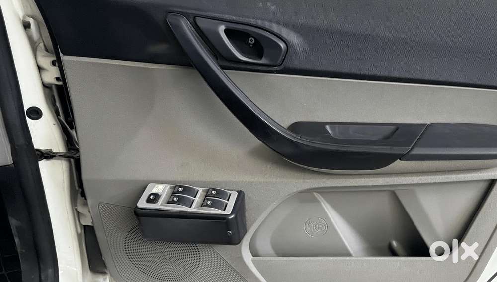 Tata Tiago Xe, 2018, Petrol