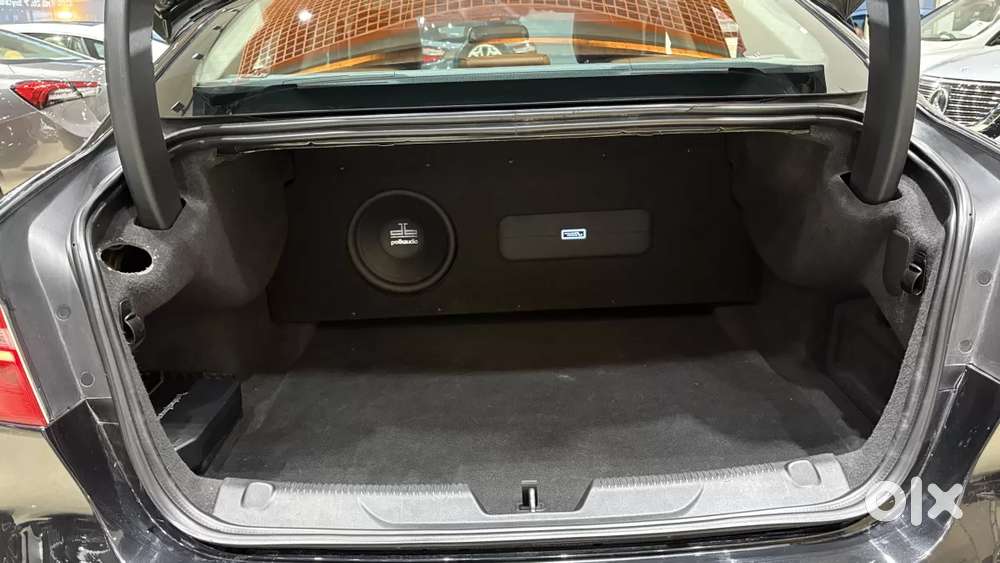 Jaguar Xe Portfolio, 2017, Petrol