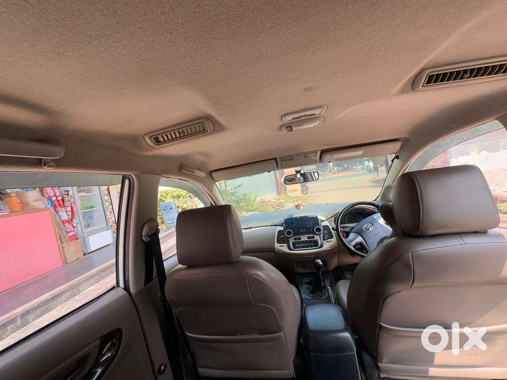 Toyota Innova 2015 Diesel Well Maintained