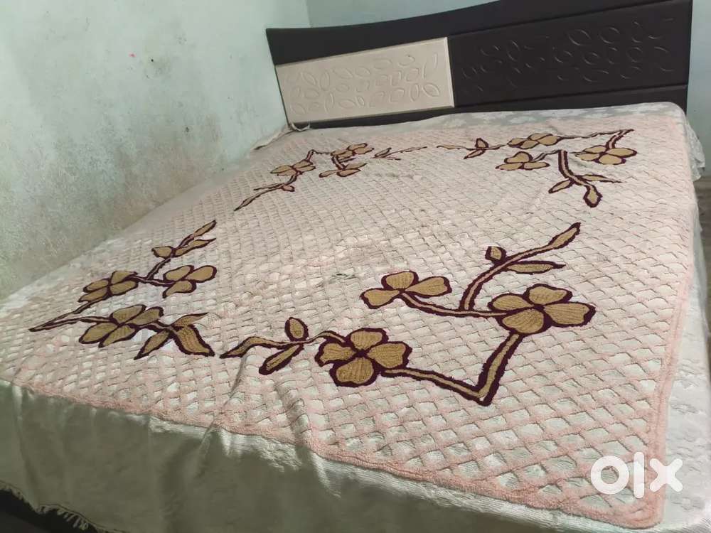 Bedsheet and pillows