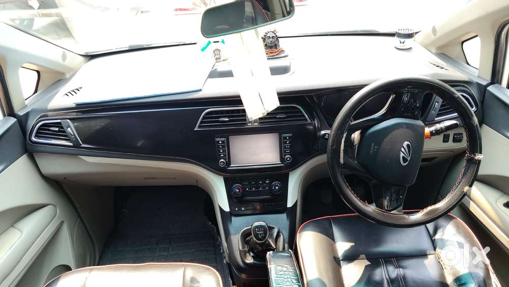 Mahindra Marazzo M6, 2019, Diesel