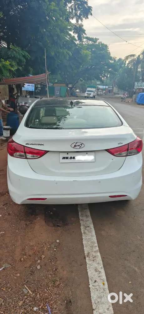 Hyundai New Elantra 2014 Diesel 110000 Km Driven