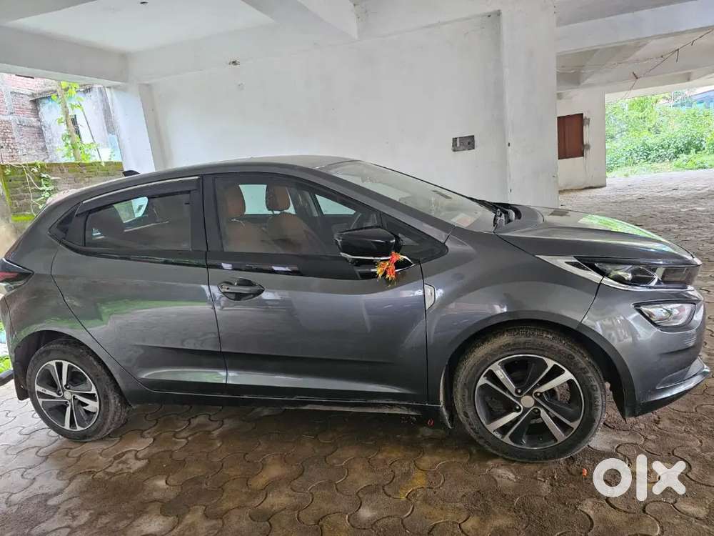 Tata Altroz 1.2 Xz Petrol Manual 2025