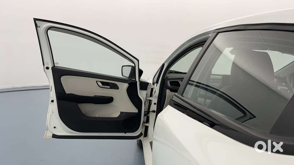 Tata Altroz 1.2 Xza Plus, 2023, Petrol