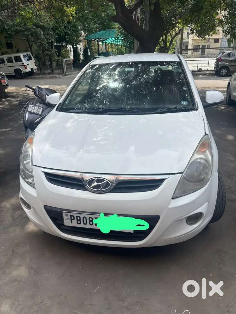 Hyundai I20 2011 Petrol 65000 Km Driven