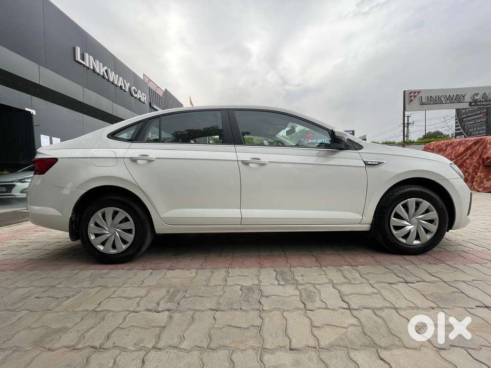 Skoda Slavia 1.0 Active Tsi, 2022, Petrol