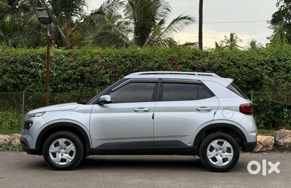 Hyundai Venue S Plus Mt 1.2 Kappa, 2021, Petrol