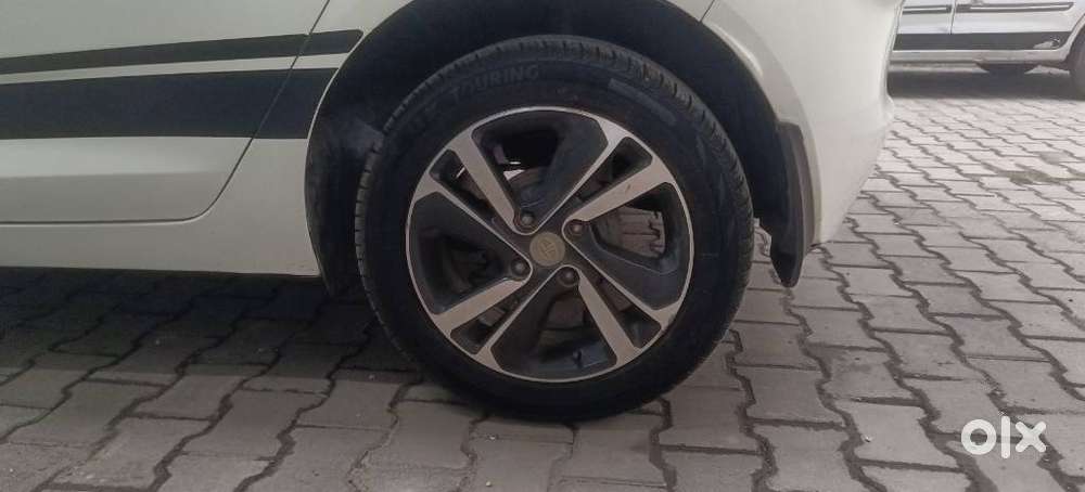 Tata Altroz Xz, 2020, Petrol