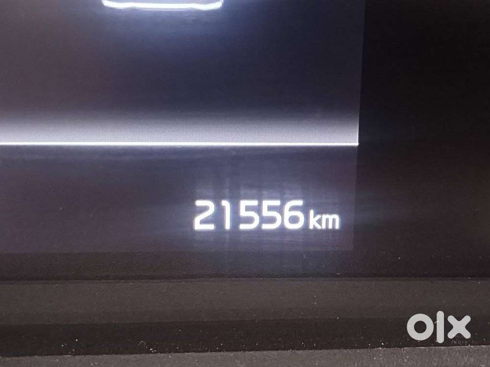 Kia Carens 1.4 Luxury 7 Str, 2023, Petrol