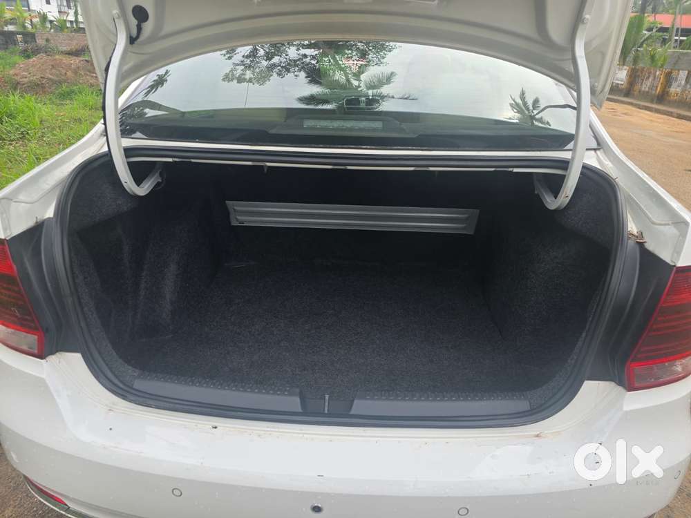 Volkswagen Vento Petrol Highline At, 2016, Petrol