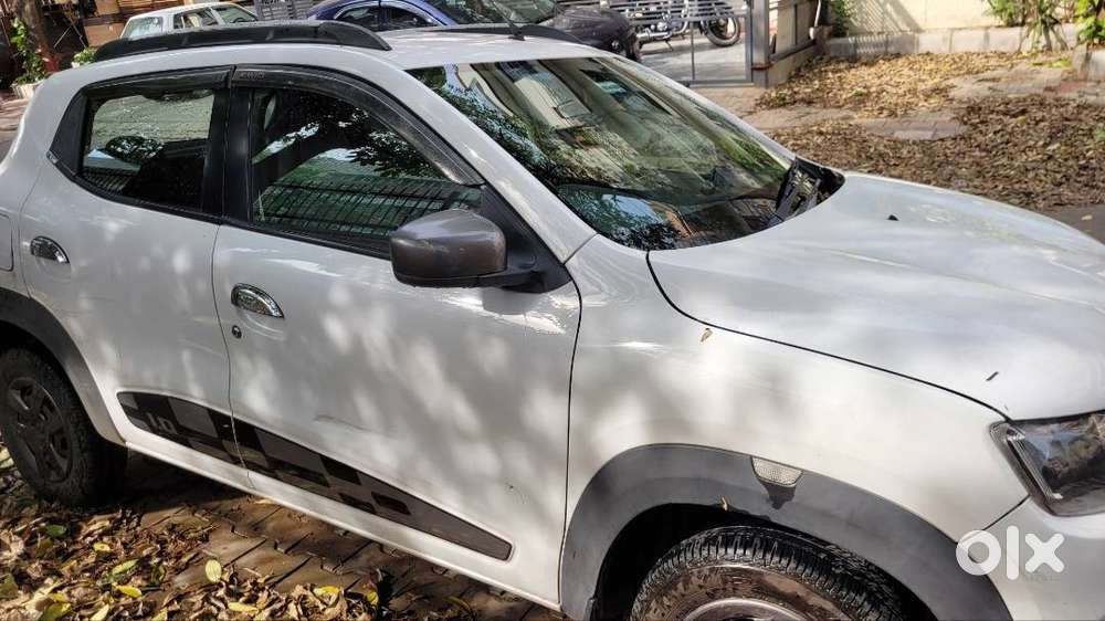 Automatic Kwid Rxl White