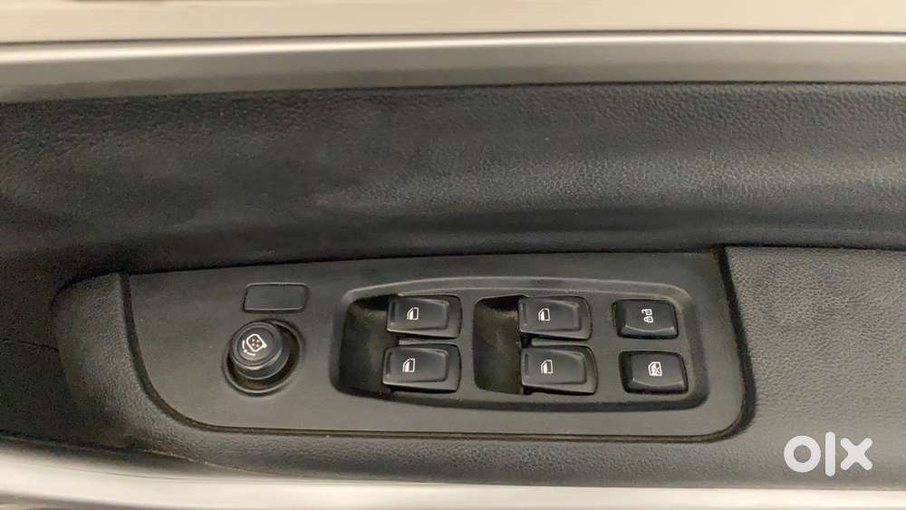 Mahindra Xuv700 2.2 Mx Diesel Mt 5 Str, 2022, Diesel