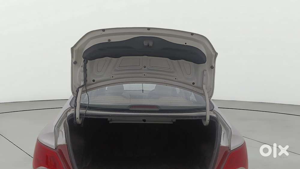 Hyundai Verna 2016-2017 1.6 Vtvt S, 2016, Petrol