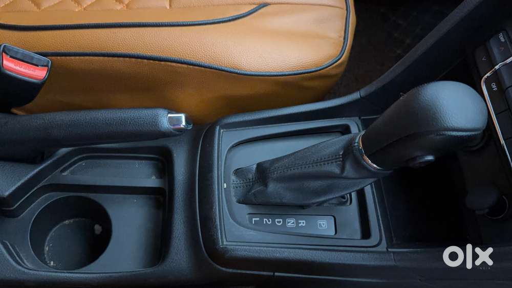 Maruti Suzuki Vitara Brezza 1.5 Zxi Plus At, 2021, Petrol