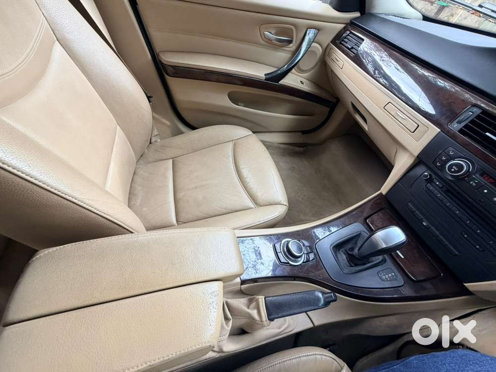Bmw 3 Series 2011, Luxury Line