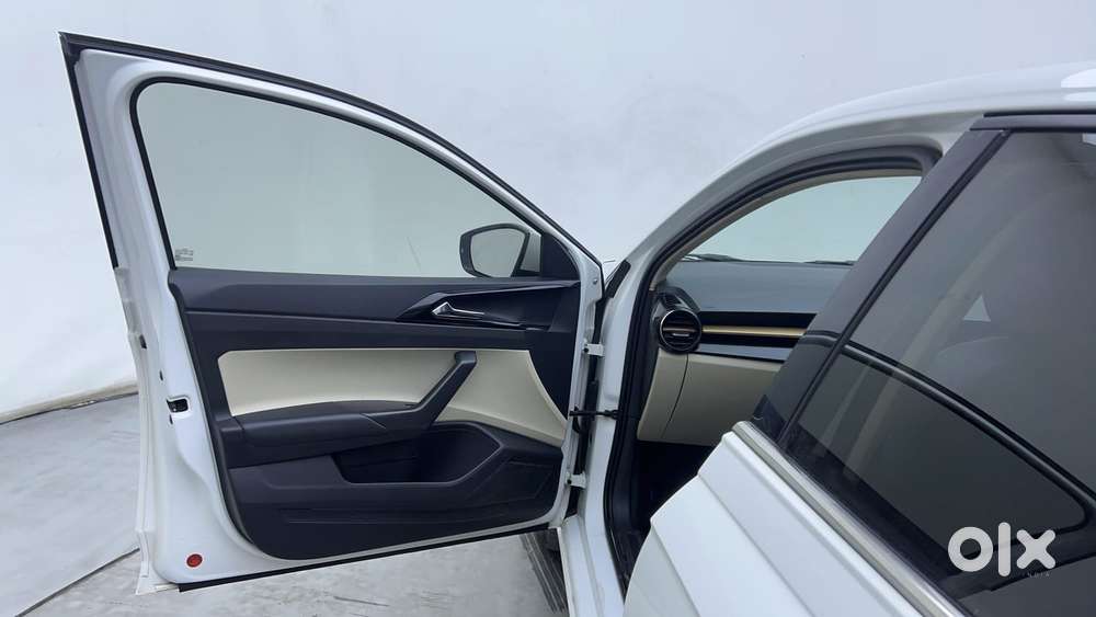 Skoda Slavia Style 1.0l Tsi Mt, 2022, Petrol