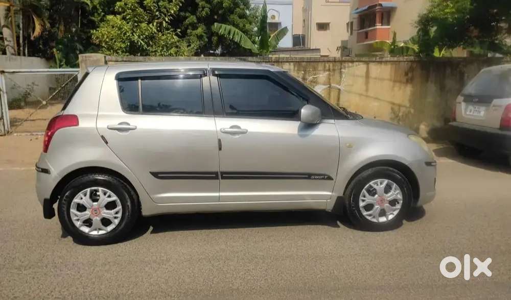 Maruti Suzuki Swift 2011 Petrol Well Maintained