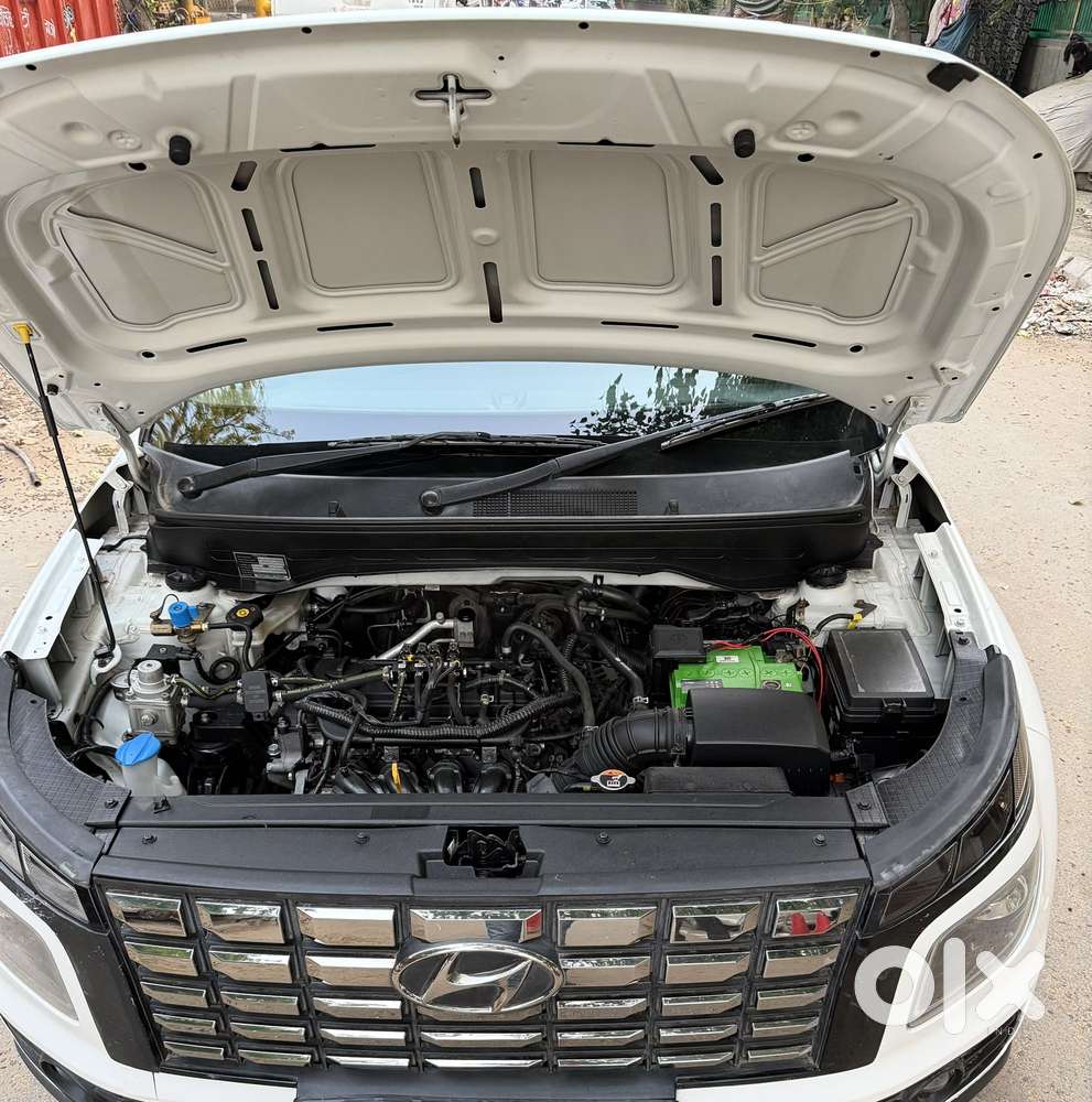 Hyundai Venue S (o) 1.0 Turbo Mt, 2023, Cng & Hybrids