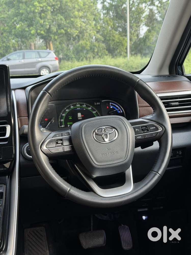 Toyota Innova Hycross 2.0 Vx Hybrid 8 Str, 2024, Petrol