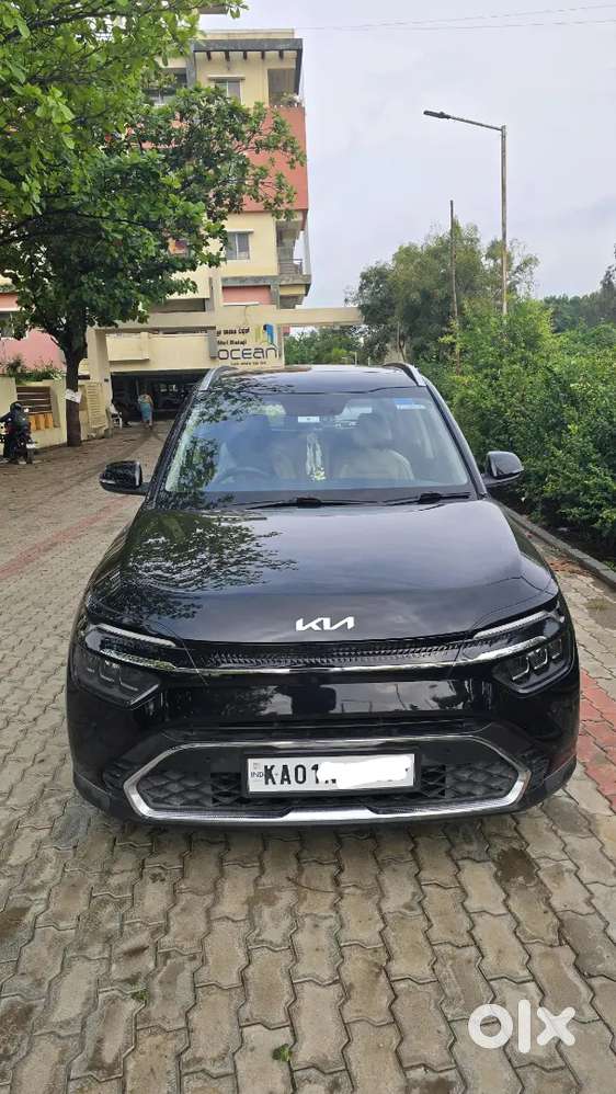 Kia Carens Luxury Plus Diesel Imt - Top End