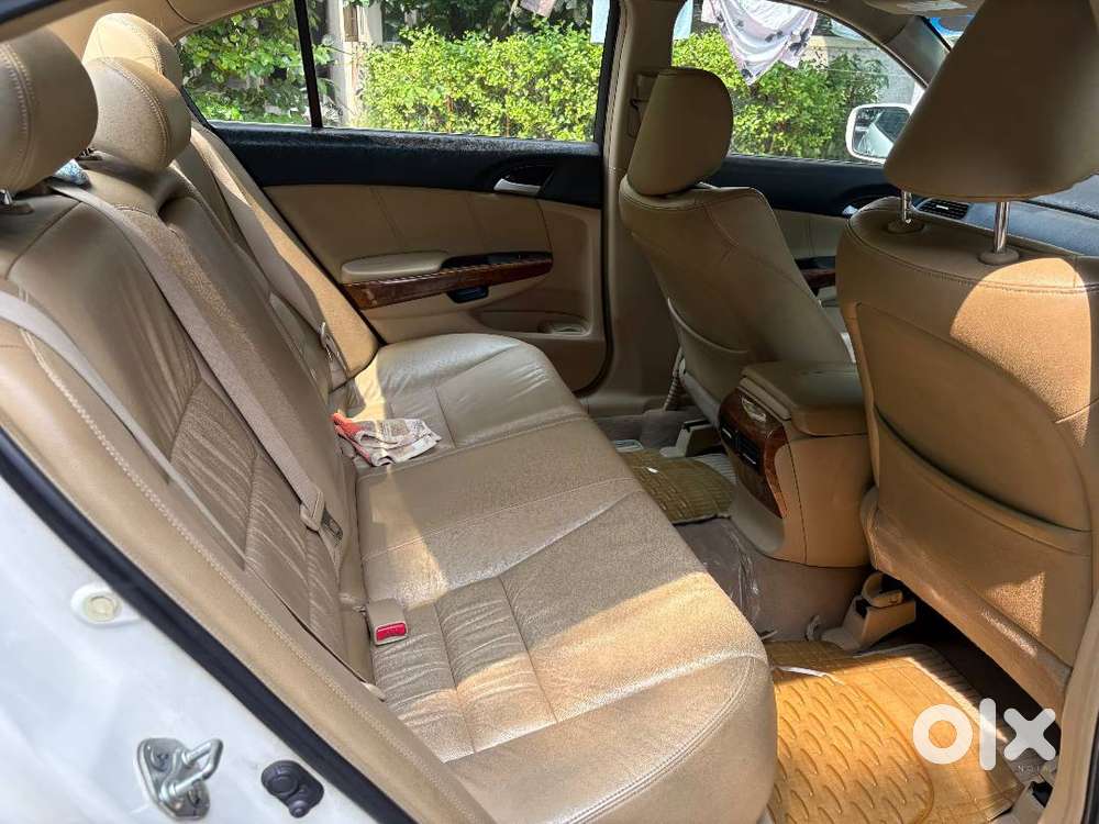 Honda Accord 2.4 At 2011 Model
