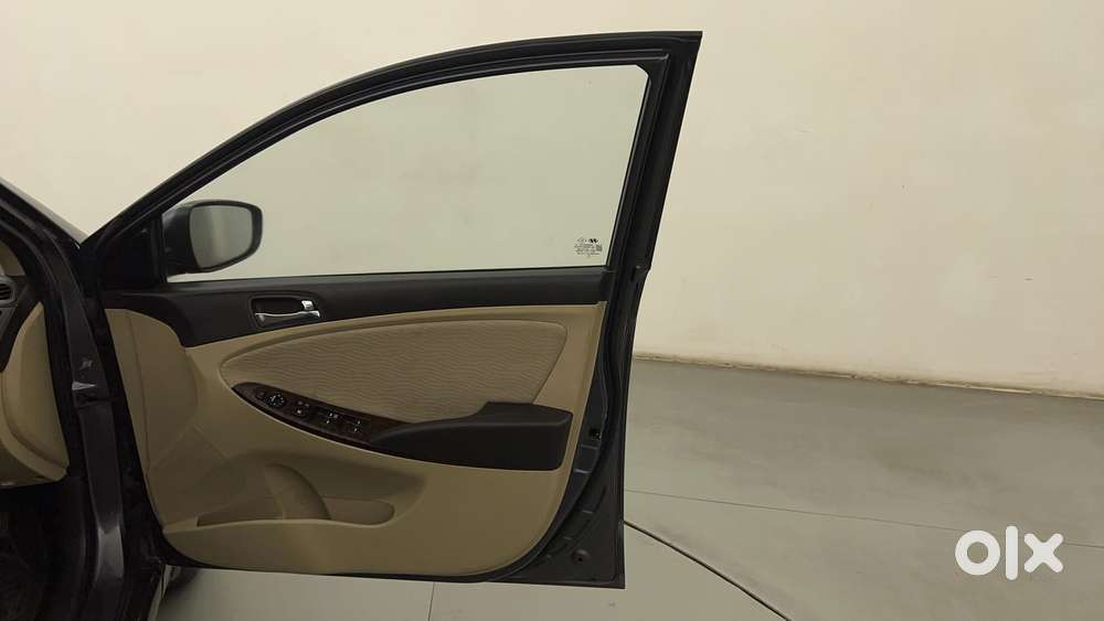 Hyundai Verna Fluidic 1.6 Vtvt Sx, 2014, Petrol