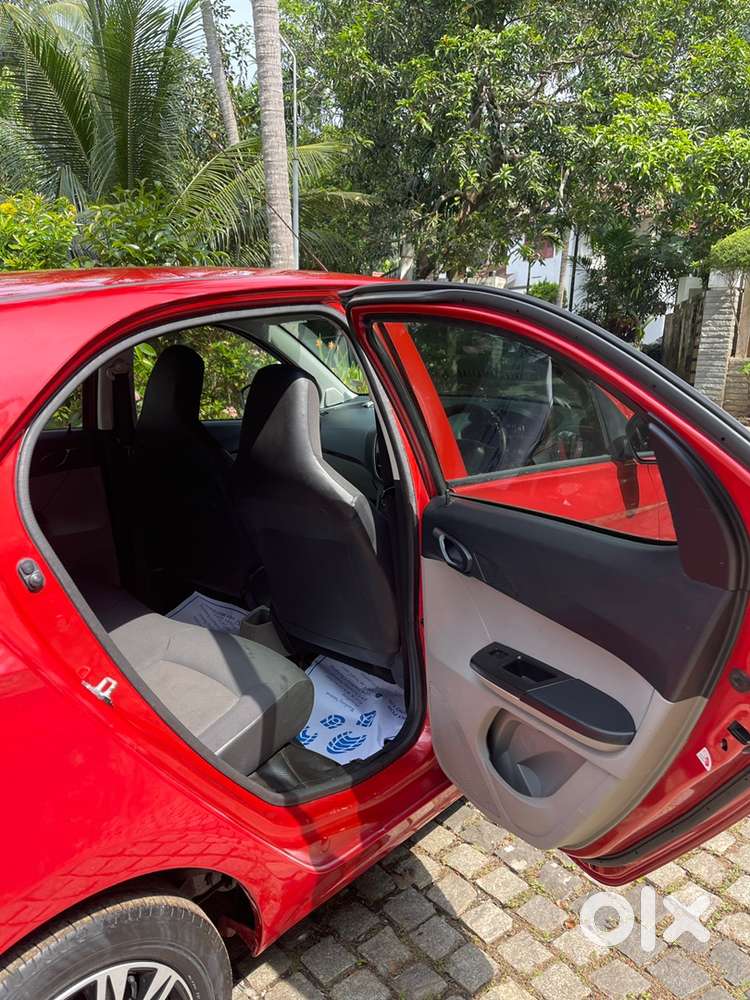 Tata Tiago Petrol 2018