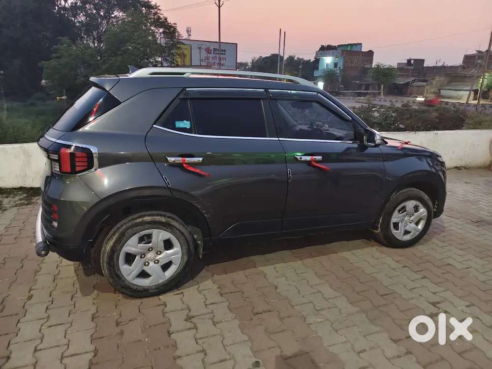 54000 Km Running . Sunroof Bhi Hai