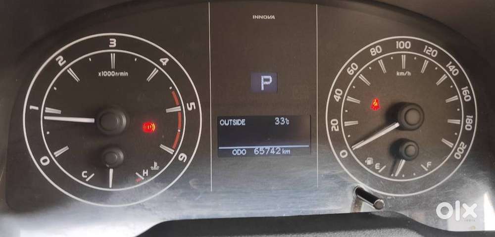 Toyota Innova Crysta [2020-ongoing] 2.4 Gx 8 Str, 2022, Diesel