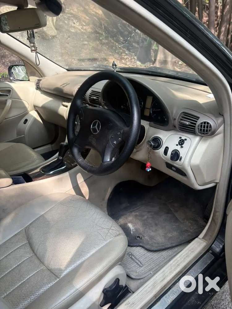 Mercedes-benz C-class 2007 Petrol 117300 Km Driven