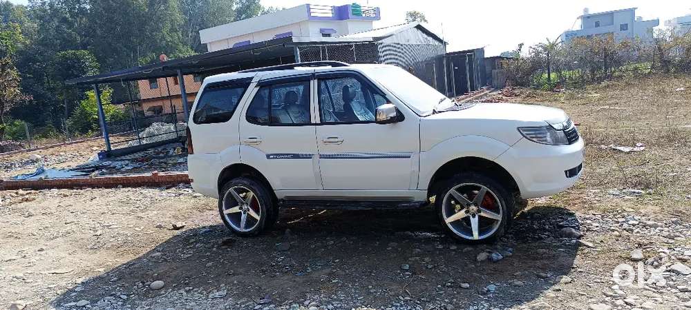 Tata Safari Storme 2014