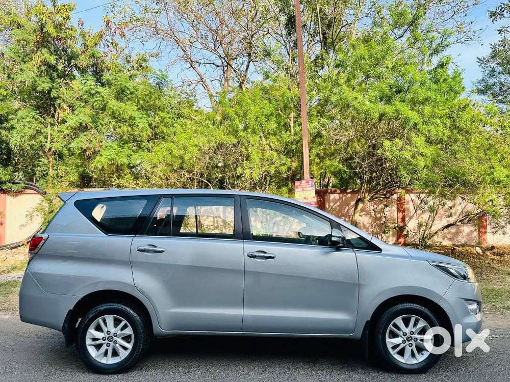 Toyota Innova Crysta 2.4 V 7 Str, 2016, Diesel